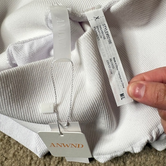 White Compressive Shorts - Picture 4 of 4